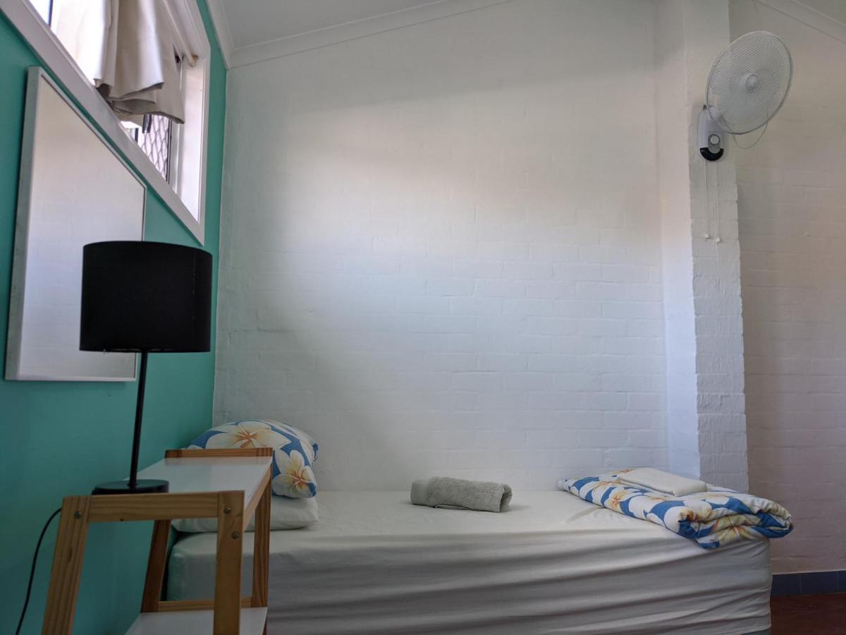Ozzie Pozzie Backpackers - Port Macquarie Yha Hostel Kültér fotó
